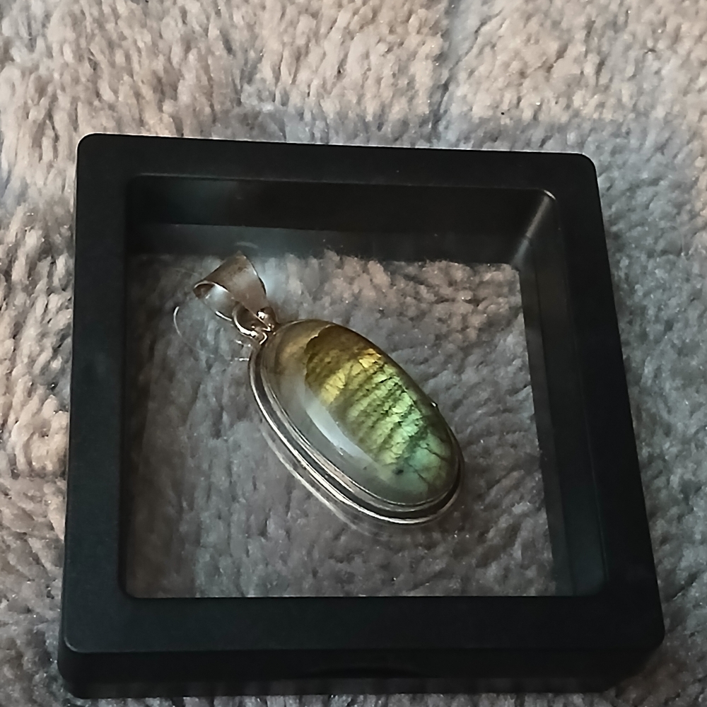 Green Prehnite Oval Pendant in 925 Sterlin Silver Plated Setting - Women Jewelry